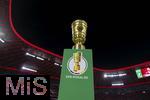 11.02.2026, Fussball DFB-Pokal 2025/2026, Viertelfinale, FC Bayern München - RB Leipzig, in der Allianz-Arena München. Der DFB-Pokal steht auf der Stele bereit am Spielfeldrand. 