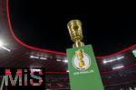 11.02.2026, Fussball DFB-Pokal 2025/2026, Viertelfinale, FC Bayern München - RB Leipzig, in der Allianz-Arena München. Der DFB-Pokal steht auf der Stele bereit am Spielfeldrand. 