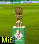 11.02.2026, Fussball DFB-Pokal 2025/2026, Viertelfinale, FC Bayern München - RB Leipzig, in der Allianz-Arena München. Der DFB-Pokal steht auf der Stele bereit. 