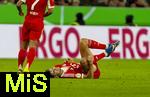 11.02.2026, Fussball DFB-Pokal 2025/2026, Viertelfinale, FC Bayern München - RB Leipzig, in der Allianz-Arena München. Aleksandar Pavlovic (Bayern München)  am Boden verletzt.