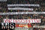 15.02.2026, Fussball 1. Bundesliga 2025/2026, 22.Spieltag, FC Augsburg - 1.FC Heidenheim, in der WWK-Arena Augsburg. Augsburger Fankurve mit großflächiger Protest-Aktion über die ganze Nordkurvegegen den VAR. Gegen den Videobeweis, VAR abschaffen, make Love not VAR, das VAR doch nix, Raus aus dem Keller, Varts zur Hölle, Scheiss VAR, die Stimmung ist im Keller, usw.
