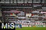 15.02.2026, Fussball 1. Bundesliga 2025/2026, 22.Spieltag, FC Augsburg - 1.FC Heidenheim, in der WWK-Arena Augsburg. Augsburger Fankurve mit großflächiger Protest-Aktion über die ganze Nordkurvegegen den VAR. Gegen den Videobeweis, VAR abschaffen, make Love not VAR, das VAR doch nix, Raus aus dem Keller, Varts zur Hölle, Scheiss VAR, die Stimmung ist im Keller,  der VAR nimmt dem Spiel die Seele, Tod und Hass dem VAR, usw.