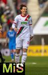 15.02.2026, Fussball 1. Bundesliga 2025/2026, 22.Spieltag, FC Augsburg - 1.FC Heidenheim, in der WWK-Arena Augsburg. Uchenna Ogundu (FC Augsburg) lachend 