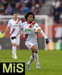 15.02.2026, Fussball 1. Bundesliga 2025/2026, 22.Spieltag, FC Augsburg - 1.FC Heidenheim, in der WWK-Arena Augsburg. Han-Noah Massengo (FC Augsburg) am Ball 