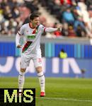 15.02.2026, Fussball 1. Bundesliga 2025/2026, 22.Spieltag, FC Augsburg - 1.FC Heidenheim, in der WWK-Arena Augsburg. Michael Gregoritsch (Augsburg) gibt Anweisungen,