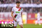 15.02.2026, Fussball 1. Bundesliga 2025/2026, 22.Spieltag, FC Augsburg - 1.FC Heidenheim, in der WWK-Arena Augsburg. Mert Kömür (FC Augsburg) 