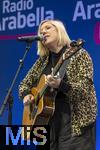 20.02.2026, Die Reise- und Freizeitmesse f.r.e.e.26 in M�nchen im Messegel�nde Riem.  S�ngerin Claudia Koreck (Deutschland) auf der Showb�hne beim Auftritt.