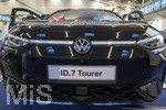 20.02.2026, Die Auto-Messe Münchner Auto Tage 2026 in München im Messegelände Riem. Staunen und Testen und Kaufen, Autohändler zeigen ihre neuesten Modelle. Hier der Messestand von VW, der ID.7 Tourer