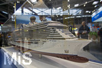 20.02.2026, Die Reise- und Freizeitmesse f.r.e.e.26 in München im Messegelände Riem. Am Stand von MSC-Cruises steht ein Modell-Schiff eines Kreuzfahrtschiffes die MSC Seaside
