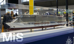 20.02.2026, Die Reise- und Freizeitmesse f.r.e.e.26 in München im Messegelände Riem. Am Stand von MSC-Cruises steht ein Modell-Schiff eines Kreuzfahrtschiffes die MSC Seaside

