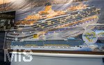 20.02.2026, Die Reise- und Freizeitmesse f.r.e.e.26 in München im Messegelände Riem. Am Stand von Costa-Cruises steht ein Modell-Schiff eines Kreuzfahrtschiffes 
 