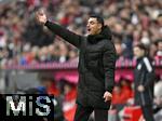 21.02.2026, Fussball Bundesliga 2025/2026, 23.Spieltag, FC Bayern M�nchen - Eintracht Frankfurt, in der Allianz-Arena M�nchen,   Trainer Albert Riera (Eintracht Frankfurt) unzufrieden.


