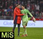 21.02.2026, Fussball Bundesliga 2025/2026, 23.Spieltag, FC Bayern M�nchen - Eintracht Frankfurt, in der Allianz-Arena M�nchen,   Torwart Jonas Urbig (FC Bayern M�nchen) ist nach dem Spiel unzufrieden,


