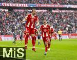 21.02.2026, Fussball Bundesliga 2025/2026, 23.Spieltag, FC Bayern München - Eintracht Frankfurt, in der Allianz-Arena München,  Torjubel Harry Kane (li, FC Bayern München) mit Aleksandar Pavlovic (Bayern München) , Luis Diaz (FC Bayern München) 