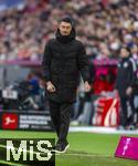 21.02.2026, Fussball Bundesliga 2025/2026, 23.Spieltag, FC Bayern München - Eintracht Frankfurt, in der Allianz-Arena München,  Trainer Albert Riera (Eintracht Frankfurt) nachdenklich  