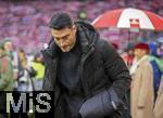 21.02.2026, Fussball Bundesliga 2025/2026, 23.Spieltag, FC Bayern München - Eintracht Frankfurt, in der Allianz-Arena München,  Trainer Albert Riera (Eintracht Frankfurt) nachdenklich  