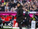 21.02.2026, Fussball Bundesliga 2025/2026, 23.Spieltag, FC Bayern München - Eintracht Frankfurt, in der Allianz-Arena München,  Trainer Albert Riera (Eintracht Frankfurt) nachdenklich  