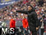 21.02.2026, Fussball Bundesliga 2025/2026, 23.Spieltag, FC Bayern München - Eintracht Frankfurt, in der Allianz-Arena München, Trainer Albert Riera (Eintracht Frankfurt) in Rage.