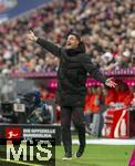 21.02.2026, Fussball Bundesliga 2025/2026, 23.Spieltag, FC Bayern München - Eintracht Frankfurt, in der Allianz-Arena München, Trainer Albert Riera (Eintracht Frankfurt) in Rage. 