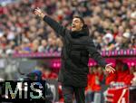 21.02.2026, Fussball Bundesliga 2025/2026, 23.Spieltag, FC Bayern München - Eintracht Frankfurt, in der Allianz-Arena München, Trainer Albert Riera (Eintracht Frankfurt) in Rage.