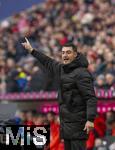21.02.2026, Fussball Bundesliga 2025/2026, 23.Spieltag, FC Bayern München - Eintracht Frankfurt, in der Allianz-Arena München, Trainer Albert Riera (Eintracht Frankfurt) in Rage.