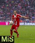 21.02.2026, Fussball Bundesliga 2025/2026, 23.Spieltag, FC Bayern München - Eintracht Frankfurt, in der Allianz-Arena München, Harry Kane (FC Bayern München) am Ball 