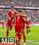 21.02.2026, Fussball Bundesliga 2025/2026, 23.Spieltag, FC Bayern M�nchen - Eintracht Frankfurt, in der Allianz-Arena M�nchen, Torjubel, Aleksandar Pavlovic (Bayern M�nchen) , Harry Kane (FC Bayern M�nchen), Luis Diaz (FC Bayern M�nchen) 