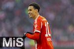 21.02.2026, Fussball Bundesliga 2025/2026, 23.Spieltag, FC Bayern München - Eintracht Frankfurt, in der Allianz-Arena München, Jamal Musiala (Bayern München) lachend 