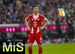 21.02.2026, Fussball Bundesliga 2025/2026, 23.Spieltag, FC Bayern München - Eintracht Frankfurt, in der Allianz-Arena München, Joshua Kimmich (FC Bayern München) nachdenklich 