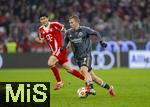 21.02.2026, Fussball Bundesliga 2025/2026, 23.Spieltag, FC Bayern München - Eintracht Frankfurt, in der Allianz-Arena München, Jonathan Burkardt (Eintracht Frankfurt) am Ball 