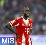 21.02.2026, Fussball Bundesliga 2025/2026, 23.Spieltag, FC Bayern München - Eintracht Frankfurt, in der Allianz-Arena München, Dayot Upamecano (FC Bayern München) nachdenklich 