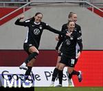 22.02.2026, Google Pixel Frauen-Fussball Bundesliga 2025/2026, 19.Spieltag, FC Bayern M�nchen - VfL Wolfsburg, im Bayern-Campus M�nchen, Torjubel der Wolfsburger v.l. Kessya Bussy, Svenja Huth