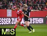 22.02.2026, Google Pixel Frauen-Fussball Bundesliga 2025/2026, 19.Spieltag, FC Bayern M�nchen - VfL Wolfsburg, im Bayern-Campus M�nchen, v.l. Momoko Tanikawa (FC Bayern M�nchen) gegen Saraj Linder  (Wolfsburg).