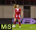 22.02.2026, Google Pixel Frauen-Fussball Bundesliga 2025/2026, 19.Spieltag, FC Bayern München - VfL Wolfsburg, im Bayern-Campus München, Glodis Perla Viggosdottir (FC Bayern München) am Ball 
