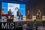 24.02.2026, Podiumsdiskussion der Mindelheimer Zeitung, im Kurhaus Bad Wörishofen zur Bürgermeisterwahl 2026, v.li: Sandra Baumberger, Bürgermeisterkandidaten Paul Gruschka, Bürgermeister Stefan Welzel und Daniel Pflügl, Markus Heinrich (MZ)  