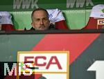 27.02.2026, Fussball 1. Bundesliga 2025/2026, 24.Spieltag, FC Augsburg - 1.FC K�ln, in der WWK-Arena Augsburg. Trainer Manuel Baum (FC Augsburg) nachdenklich.
 

