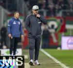 27.02.2026, Fussball 1. Bundesliga 2025/2026, 24.Spieltag, FC Augsburg - 1.FC Köln, in der WWK-Arena Augsburg. Trainer Lukas Kwasniok (Köln) frustriert 