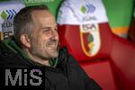 27.02.2026, Fussball 1. Bundesliga 2025/2026, 24.Spieltag, FC Augsburg - 1.FC Köln, in der WWK-Arena Augsburg. Trainer Manuel Baum (FC Augsburg) gut gelaunt  