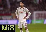 27.02.2026, Fussball 1. Bundesliga 2025/2026, 24.Spieltag, FC Augsburg - 1.FC Köln, in der WWK-Arena Augsburg. Alexis Julian Claude-Maurice (FC Augsburg) nachdenklich 