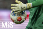 27.02.2026, Fussball 1. Bundesliga 2025/2026, 24.Spieltag, FC Augsburg - 1.FC Köln, in der WWK-Arena Augsburg. Torwart Marvin Schwäbe (Köln) 