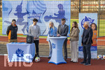 02.03.2026, Fussball  Eröffnung Niederlassung Mädchen an den Ball, in Nürnberg an der Maiacher Schule, Nürnbergs Oberbürgermeister Marcus König 3.v.re), Anna Seliger (3.v.li, MadB), Cornelia Trinkl (Sport und Schulreferentin Nürnberg), Yakub Altunas (BBBank), Zoran Malusic (VIVACTIV Krankenkasse), 