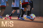 02.03.2026, Fussball  Eröffnung Niederlassung Mädchen an den Ball, an der Maiacher Schule in Nürnberg, Balltraining der Mädchen