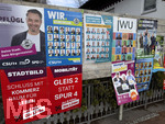 04.03.2026,  Die Wahl 2026 in Bayern wirft ihre Schatten voraus, Kreistage, Stadträte, Gemeinderäte werden gewählt. Wahlplakate der verschiedenen Parteien hängen hier in Bad Wörishofen im Unterallgäu (Bayern) an einer Plakatwand
