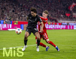06.03.2026, Fussball Bundesliga 2025/2026, 25.Spieltag, FC Bayern München - Borussia Mönchengladbach, in der Allianz-Arena München, Jens Castrop (Borussia Mönchengladbach) gegen Lennart Karl (FC Bayern München) 