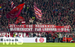 06.03.2026, Fussball Bundesliga 2025/2026, 25.Spieltag, FC Bayern München - Borussia Mönchengladbach, in der Allianz-Arena München, Bayernfans mit Plakat: Justice for Mouhamed, Bleiberecht für Lassana 