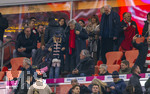 06.03.2026, Fussball Bundesliga 2025/2026, 25.Spieltag, FC Bayern München - Borussia Mönchengladbach, in der Allianz-Arena München, Ehren-Präsident Uli Hoeneß (FC Bayern München, Hoeness), Helmut Markwort (Focus) mit Ehefrau auf der Tribüne.