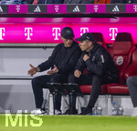 06.03.2026, Fussball Bundesliga 2025/2026, 25.Spieltag, FC Bayern München - Borussia Mönchengladbach, in der Allianz-Arena München, li: Trainer Eugen Polanski (Borussia Mönchengladbach) unzufrieden.