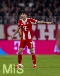 06.03.2026, Fussball Bundesliga 2025/2026, 25.Spieltag, FC Bayern München - Borussia Mönchengladbach, in der Allianz-Arena München, Min-jae Kim (Bayern München, Minjae Kim) gibt Anweisungen, zeigt, gestikuliert, gibt Kommandos, Anweisungen, gibt Anweisungen, zeigend, gestikulierend, , 
