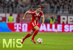 06.03.2026, Fussball Bundesliga 2025/2026, 25.Spieltag, FC Bayern München - Borussia Mönchengladbach, in der Allianz-Arena München, Leon Goretzka (FC Bayern München) am Ball 