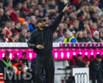 06.03.2026, Fussball Bundesliga 2025/2026, 25.Spieltag, FC Bayern München - Borussia Mönchengladbach, in der Allianz-Arena München, Trainer Vincent Kompany (FC Bayern München) gibt Anweisungen.
